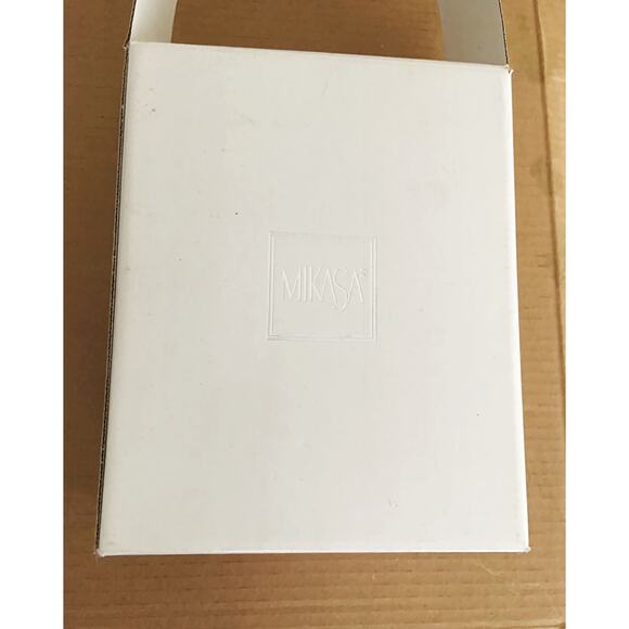 Pair of Mikasa Cut Chrystal Stemmed Candle holders in Box - Picture 9 of 9